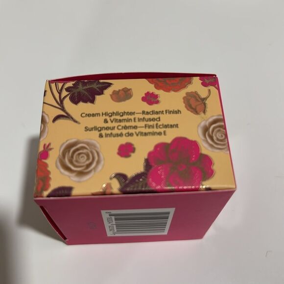 Bundle of 2 WINKY LUX Gold Rose Highlighter
NIP - Picture 4 of 5